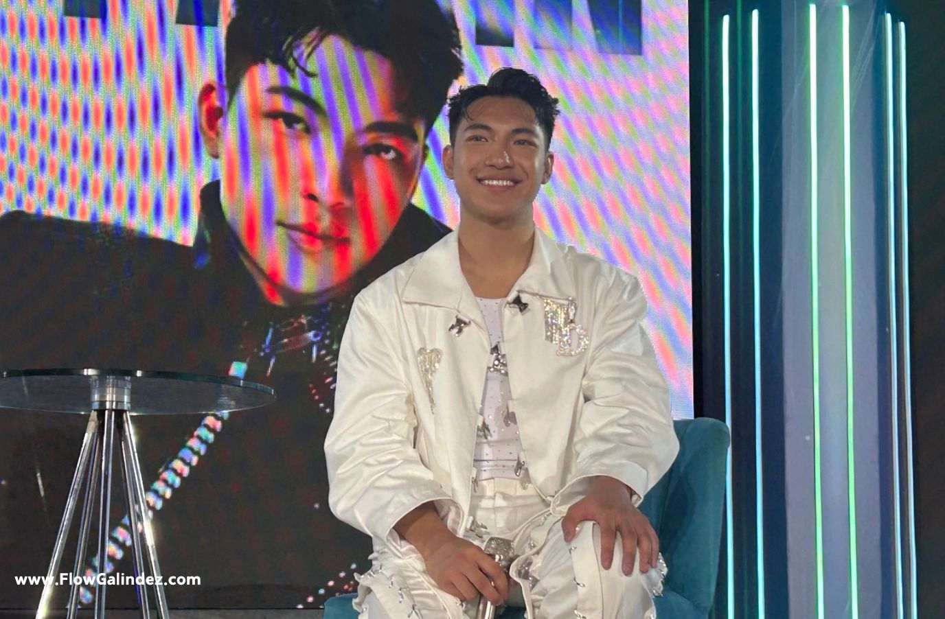 Darren celebrates 11th anniversary with new album “Ikaw Pa Rin”