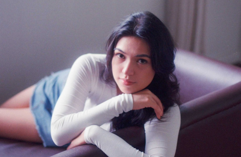 Kanishia explores every stage of love in debut album “IKYK”