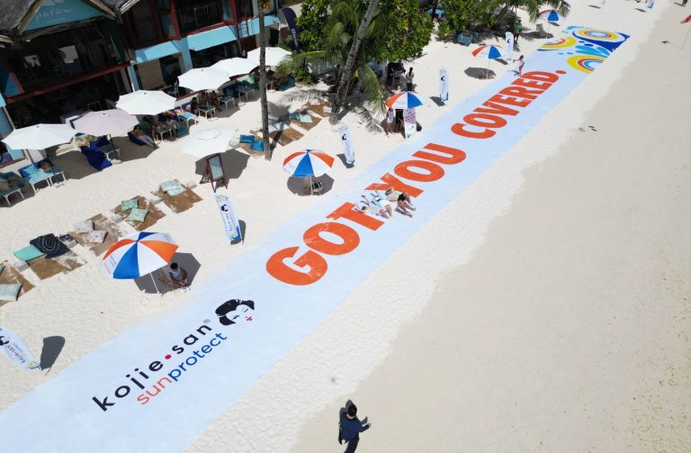 Kojie.san SunProtect takes over Boracay shores with the Philippines’ longest beach towel
