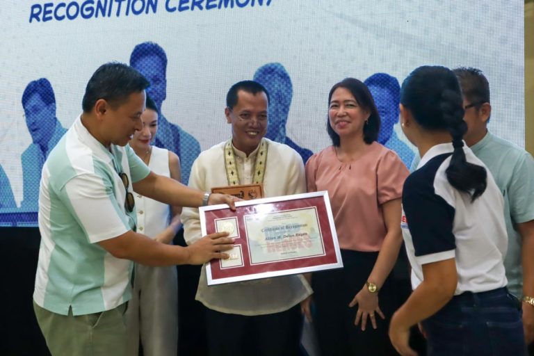 DepEd Heroes honors teacher and edtech partner for expanding access to education